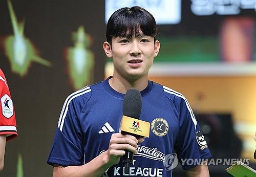 질문에 답하는 양민혁