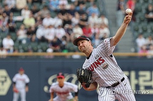 역투하는 LG 선발 엔스