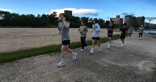 일본 오카자키에 도착하자마자 러닝 훈련하는 현대건설 배구단