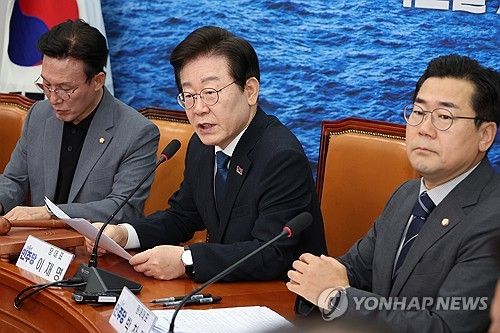 발언하는 이재명 대표