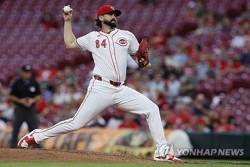 6년 만에 빅리그에 복귀했다가 방출 수술에 들어간 켈리 