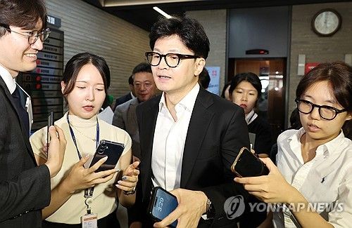 질문 받는 한동훈 대표