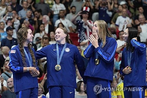 미국, 여자 혼계영 400ｍ 우승
