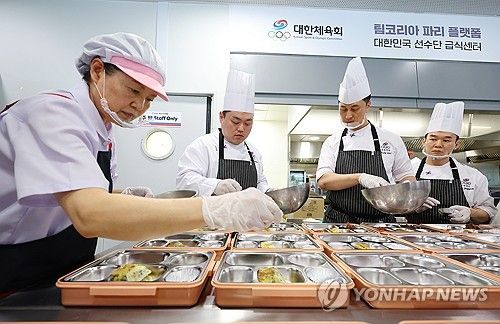 '한국에서 먹던 맛으로 선수들의 영양을 책입집니다'