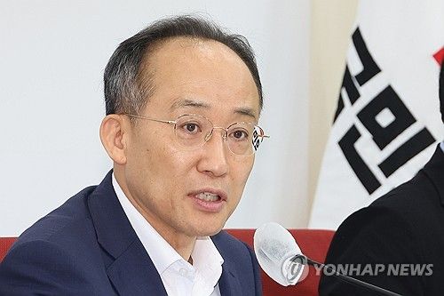'정쟁 중단 선언' 제안하는 추경호 원내대표