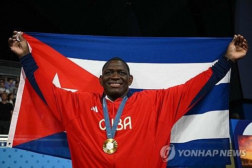 5회 연속 올림픽 우승한 쿠바 레슬링 선수 로페스