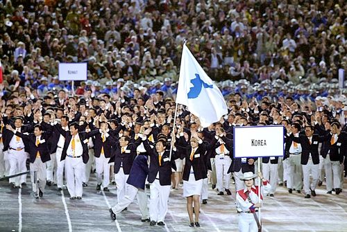 남북한 선수들이 한반도기를 들고 함께 입장하는 시드니 올림픽 개막식. 2000년 [연합뉴스 자료사진]