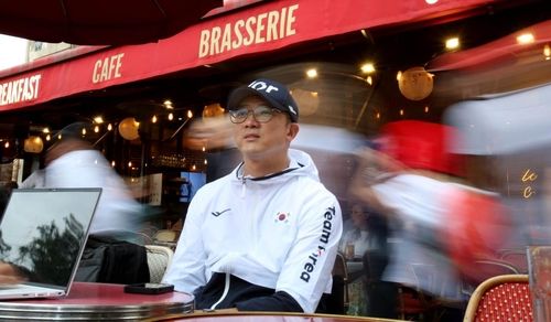 인터뷰하는 한국 선수단 MVP 박진호