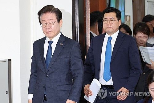 최고위 참석하는 이재명 대표와 박찬대 원내대표