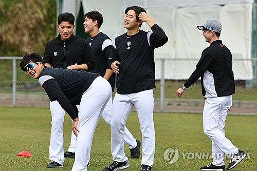 화기애애한 kt wiz 투수들