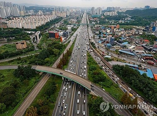 연휴 앞둔 경부고속도로