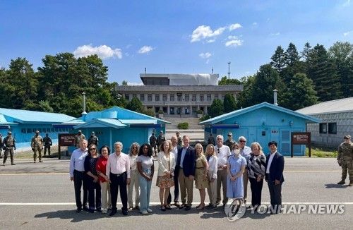 미 전직 하원의원 7명, 6·25 기념일에 비무장지대 방문