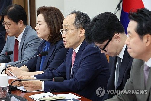 발언하는 추경호 원내대표