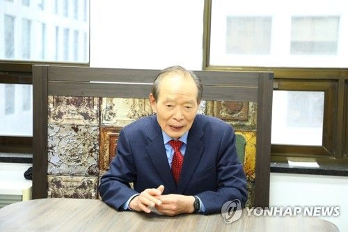 2024년 1월17일 연합뉴스와 인터뷰 중인 장기표 대표