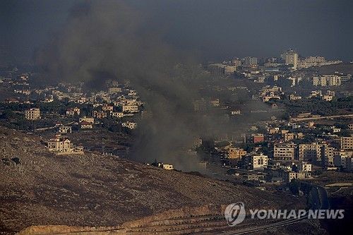 이스라엘 공습으로 연기에 휩싸인 레바논 남부 도시