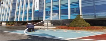 옥외소화전 방수 훈련 [행안부 제공. 재판매 및 DB 금지]