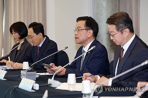 최상목 경제부총리 겸 기획재정부 장관 초청 관훈토론회
