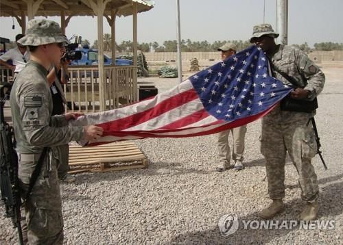 2010년 7월 이라크 남부 군 기지에서 철수하는 미군