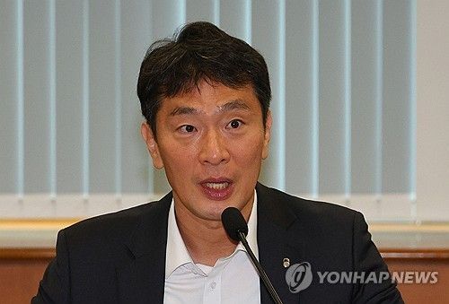 발언하는 이복현 금융감독원장