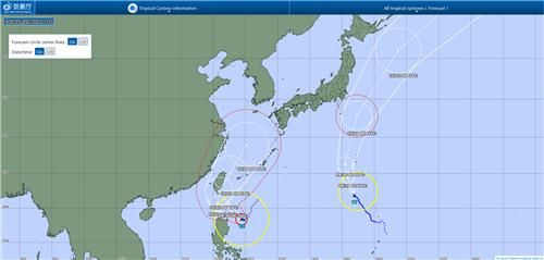 일본 기상청의 제18호 태풍 끄라톤(왼쪽)과 제17호 태풍 제비(오른쪽) 예상 경로. [일본 기상청 홈페이지 갈무리. 재판매 및 DB 금지]