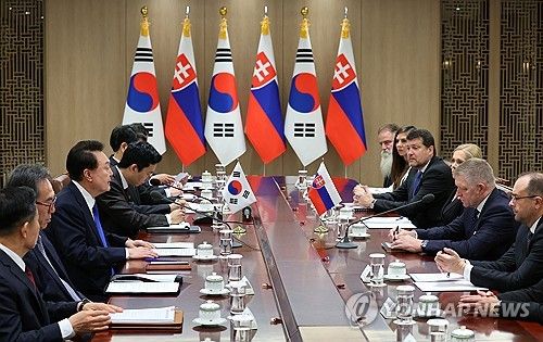 한·슬로바키아 확대 회담 개최
