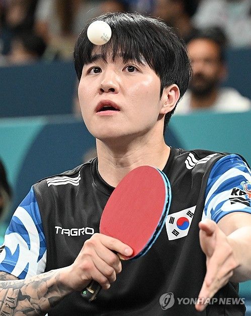 신중하게 경기 펼치는 장영진