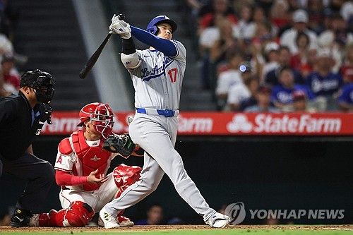 스윙하는 오타니