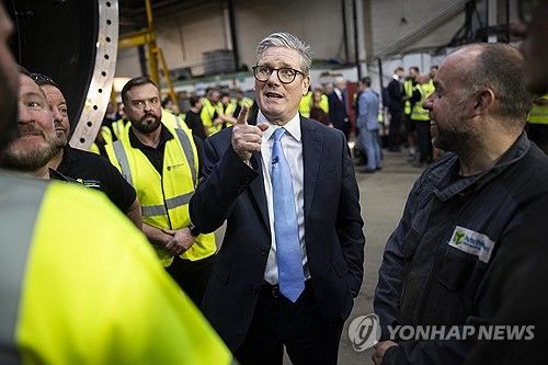 영국에 14년만에 다시 출범한 친노동 정권 