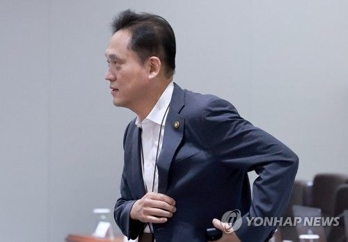 국무회의 참석한 김태규 방통위원장 직무대행