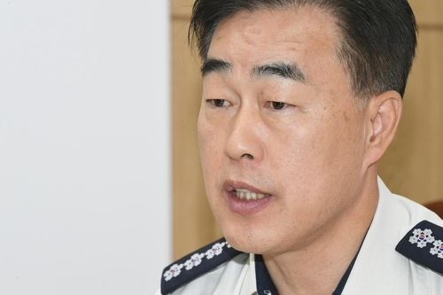 허석곤 청장 "첫 무인 소방로봇 현실화…내달 실전 테스트"