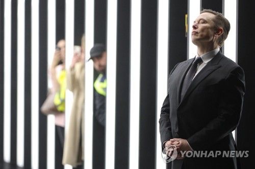 테슬라 독일공장 방문한 일론 머스크