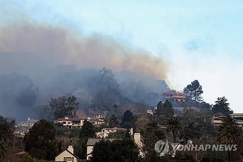 브렌트우드 지역까지 퍼진 연기