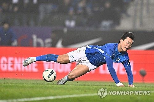 오현규의 경기 모습.