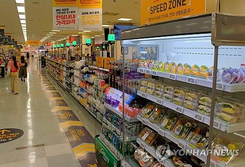 대형마트 간편식사류 매출 급증…"계산대 앞 김밥·샌드위치 판매"