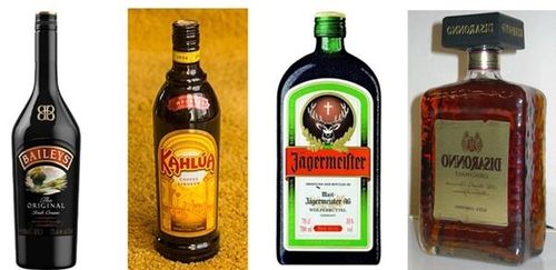 좌측부터 베일리스, 깔루아, 예거마이스터, 아마레토