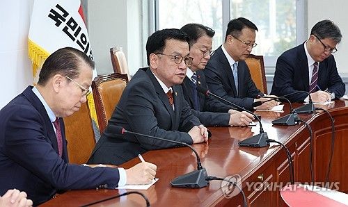 발언하는 최 권한대행