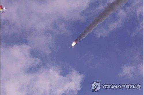 북한 "신형 SLBM 잠수함서 발사"