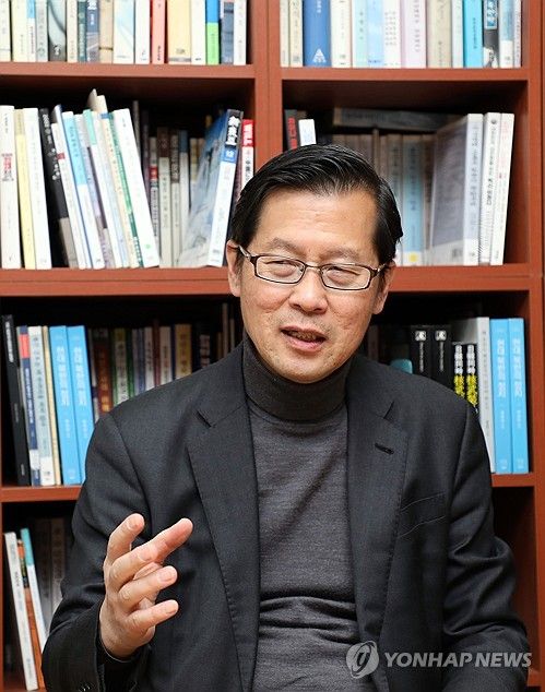 연합뉴스와 인터뷰 중인 정성장 세종연구소 한반도전략센터장 