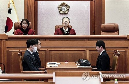 첫 변론준비기일 참석한 김복형·김형두 헌법재판관