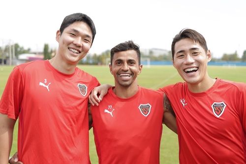 2025시즌 포항 주장단 이동희, 완델손, 한찬희