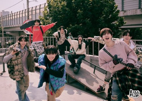 JYP 신인 보이그룹 킥플립