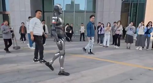 중국 선전의 걸어 다니는 로봇