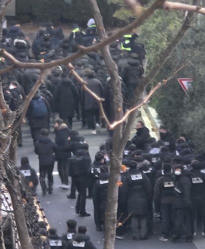 관저 내부 진입한 경찰