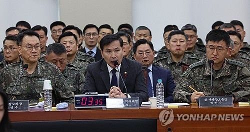 답변하는 김선호 국방 차관