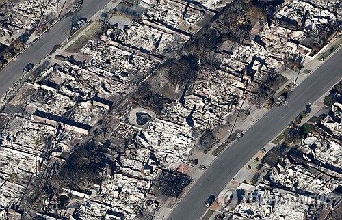 LA 산불로 초토화된 퍼시픽 팰리세이즈 지역