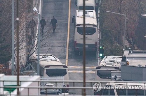 관저 출입구