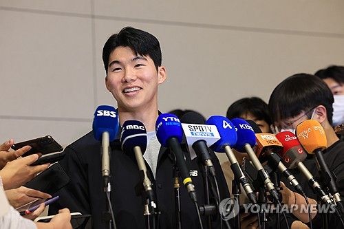 다저스 김혜성, 스프링캠프 위해 미국으로