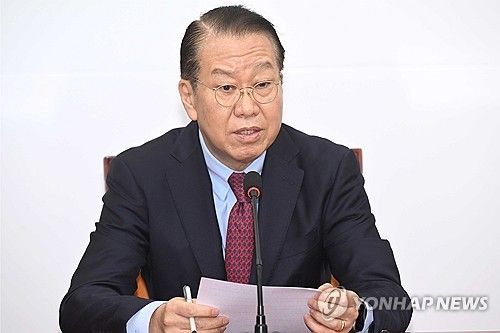 발언하는 권영세 비상대책위원장