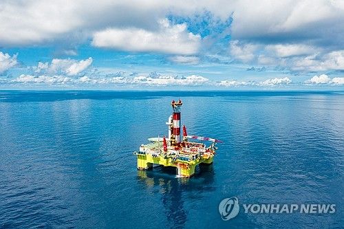 남중국해 동부에 있는 중국 천연가스 채굴 시설
