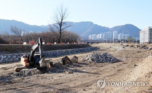 하천 공사. [연합뉴스 자료사진]